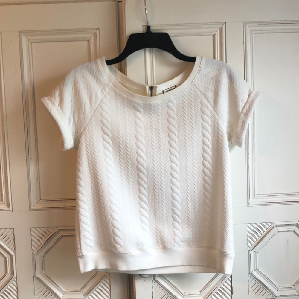 White sturdy off white short sleeve shirt size s